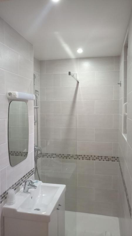 Double Room with Shower image 4