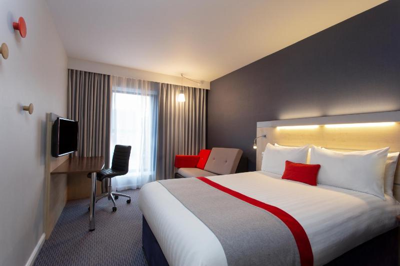 Holiday Inn Express Cheltenham Town Centre By IHG - image 9