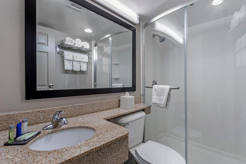 King Room - Disability Access/Non-Smoking image 2