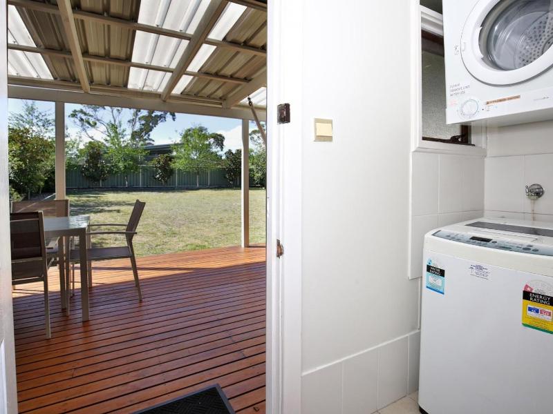 Hayes Beach House I Award Winner I 4 Mins to Beach - image 9