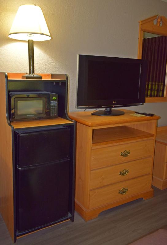 Queen Room - Mobility Access/Non-Smoking image 4