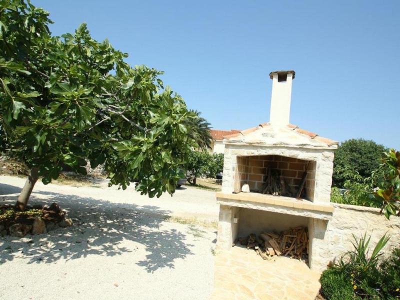 Holiday Apartement Marija Supetar with private pool - image 2