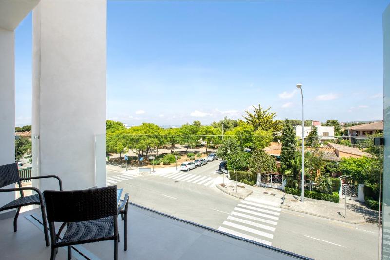 Junior Suite (2 Adults + 1 Child) image 2