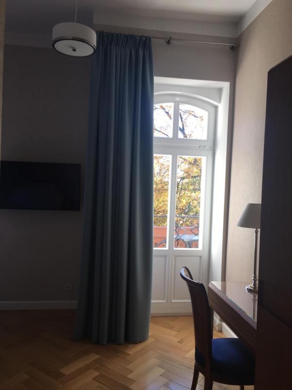 Double Room with Balcony image 2