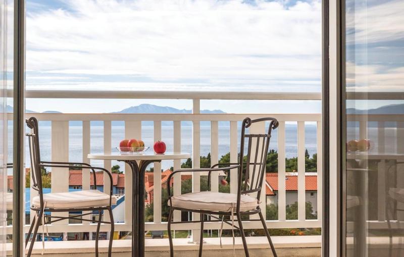 Comfort Studio with Balcony and Sea View image 2
