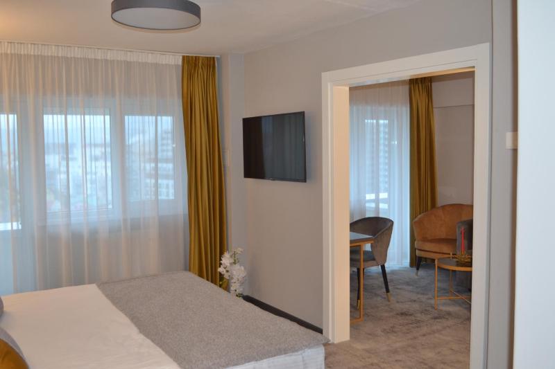 Executive Suite image 3