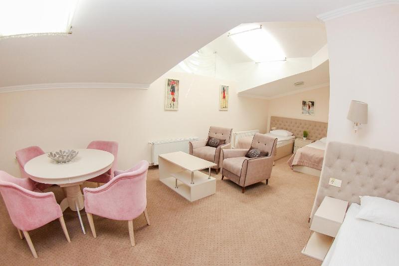 Family Room image 2