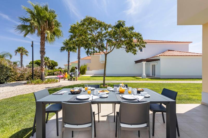 Three-Bedroom Villa image 3