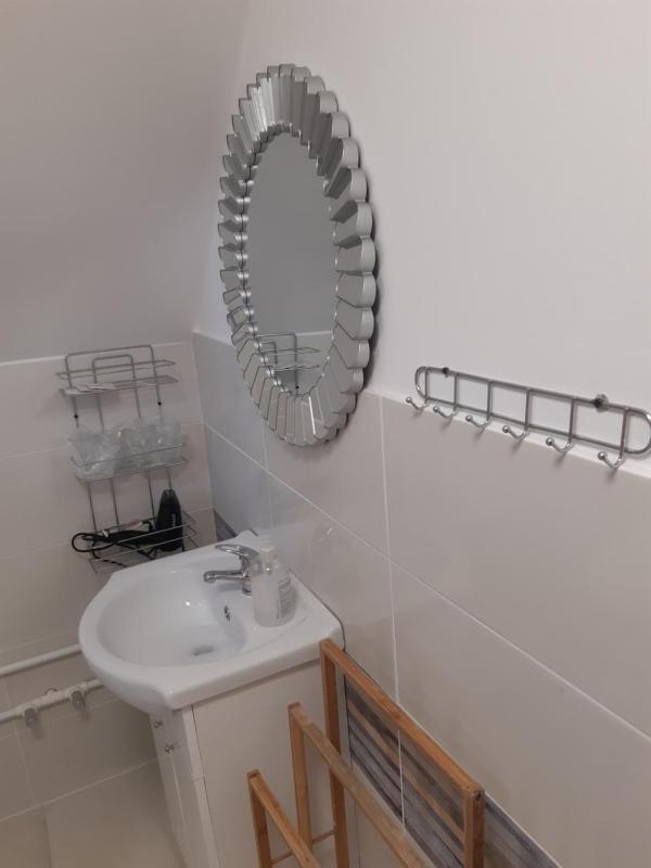 Economy Double Room image 2