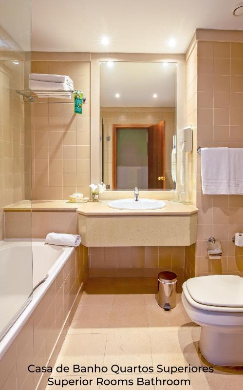 Superior Twin Room image 4
