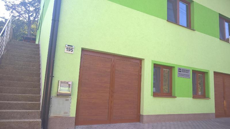 One-Bedroom Apartment image 2