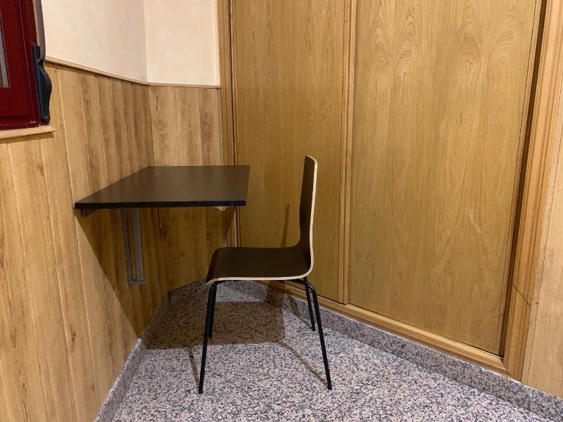 Twin Room image 4