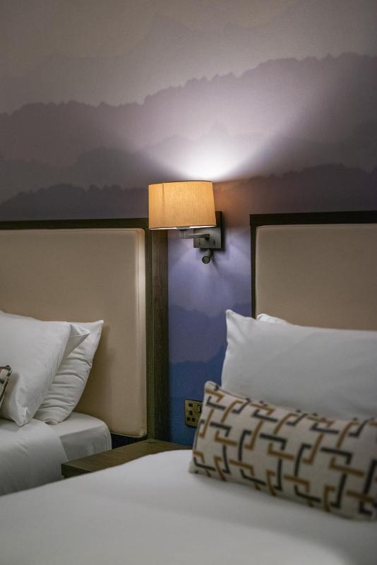 Classic Double Room with Two Double Beds image 2