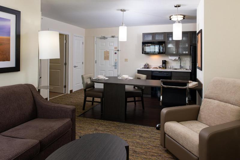 One-Bedroom Suite image 1