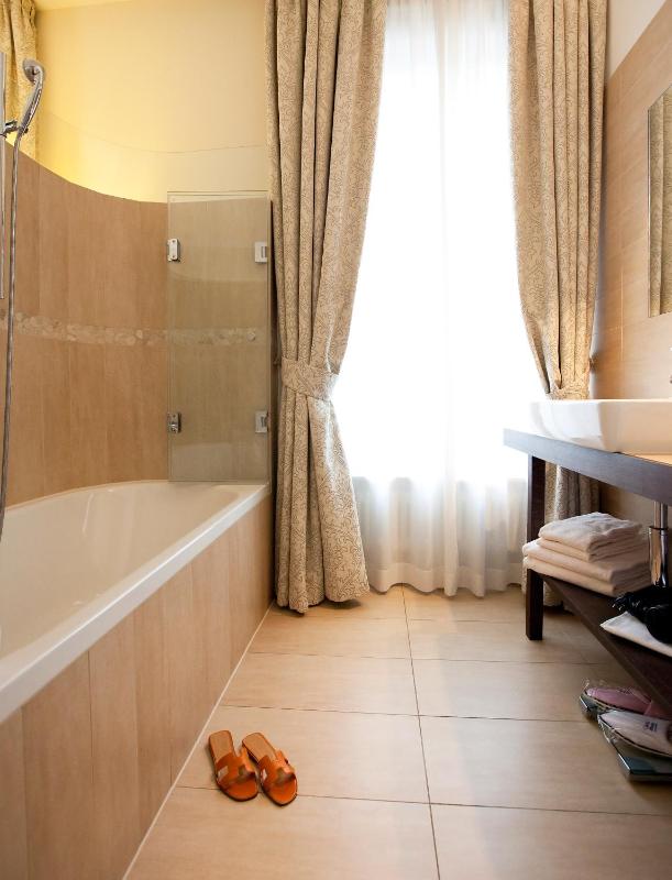 Triple Room image 4