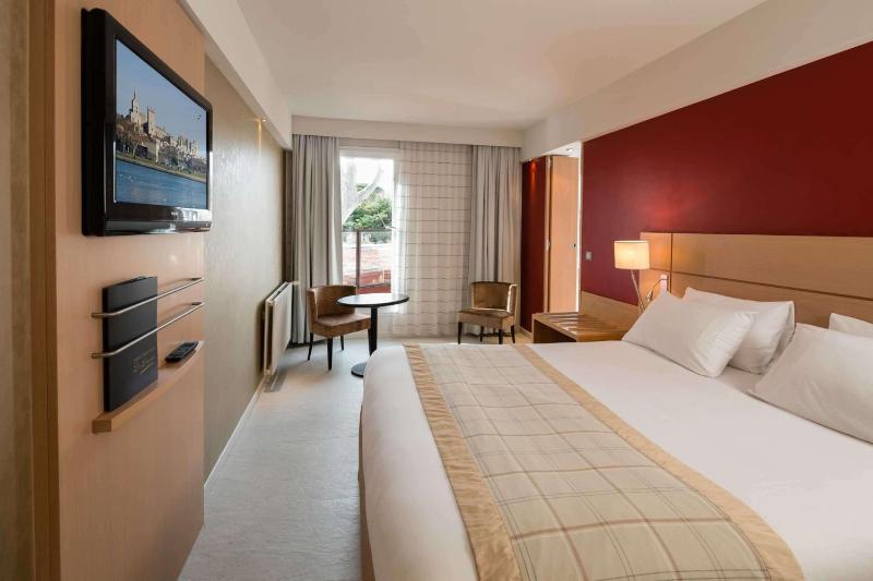 Executive Room with Terrace image 4