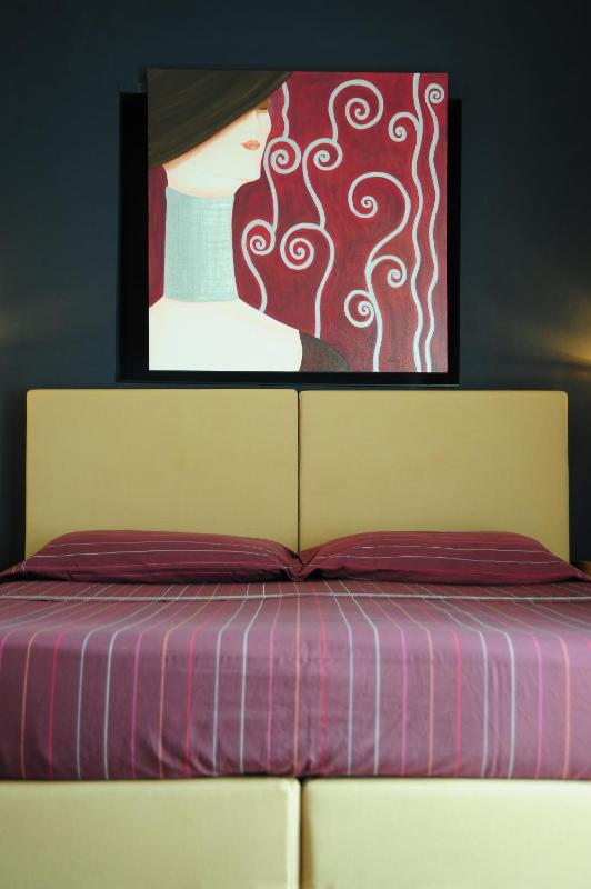 Quadruple Room image 4