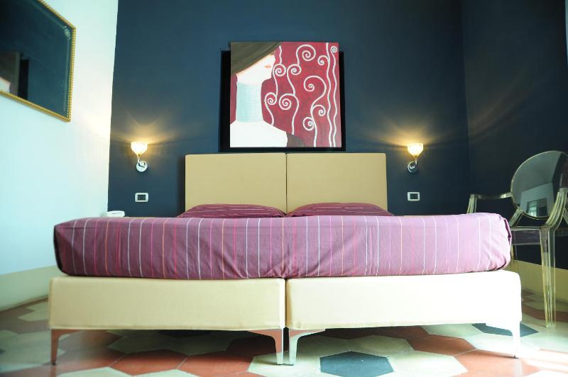 Quadruple Room image 2