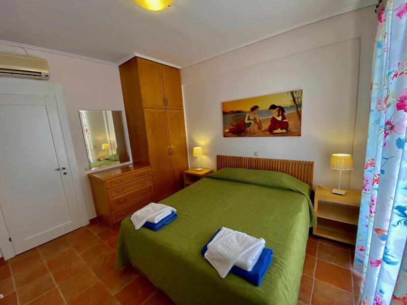 Two-Bedroom Apartment with Garden View image 4