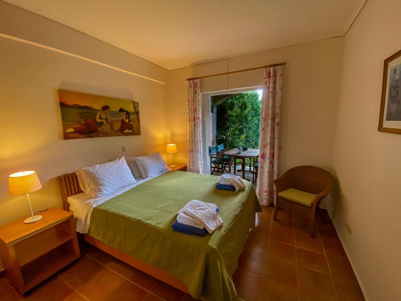 Two-Bedroom Apartment with Garden View image 2