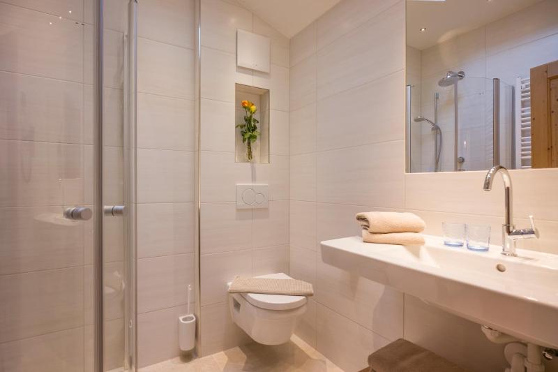 Two-Bedroom Apartment - Separate Building image 4