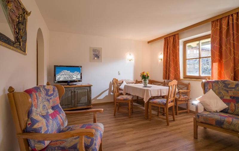 One-Bedroom Apartment image 2