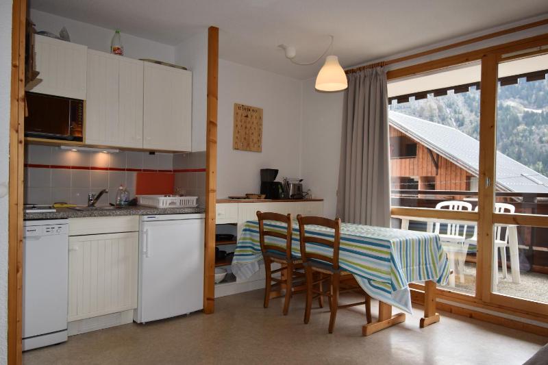 One-Bedroom Apartment image 3
