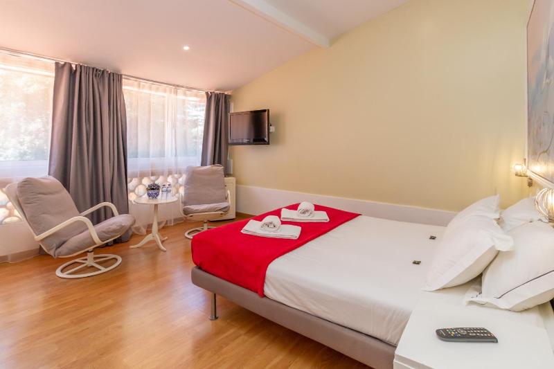 Triple Room image 4