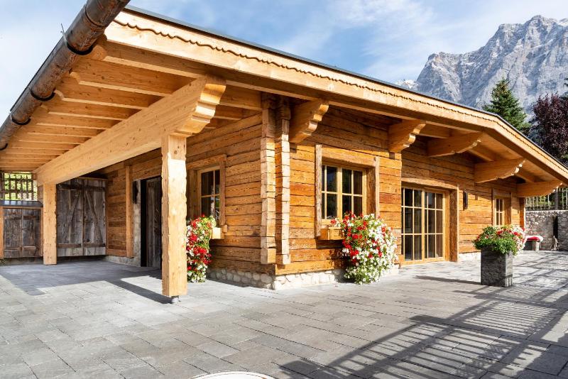 Chalet image 1