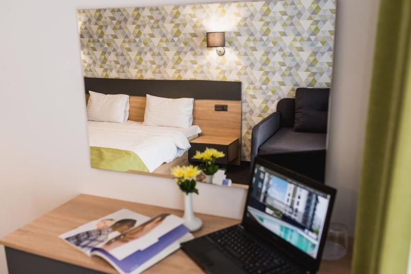 Studio Apartment image 3