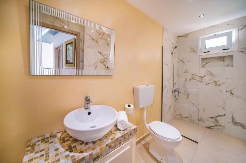 Superior Apartment image 3
