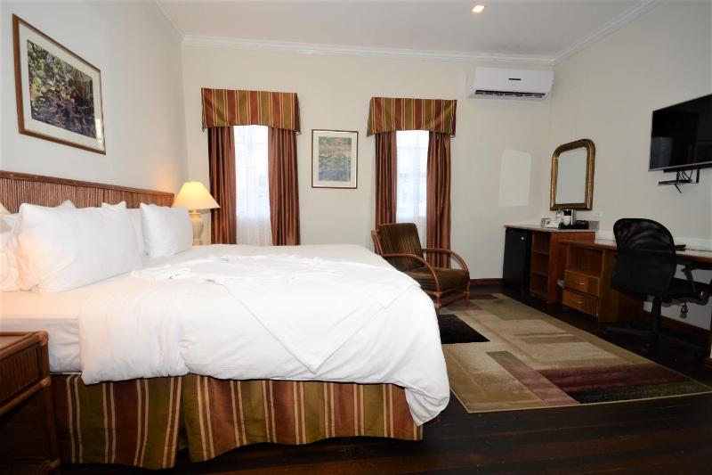 Cara Lodge Hotel - image 11