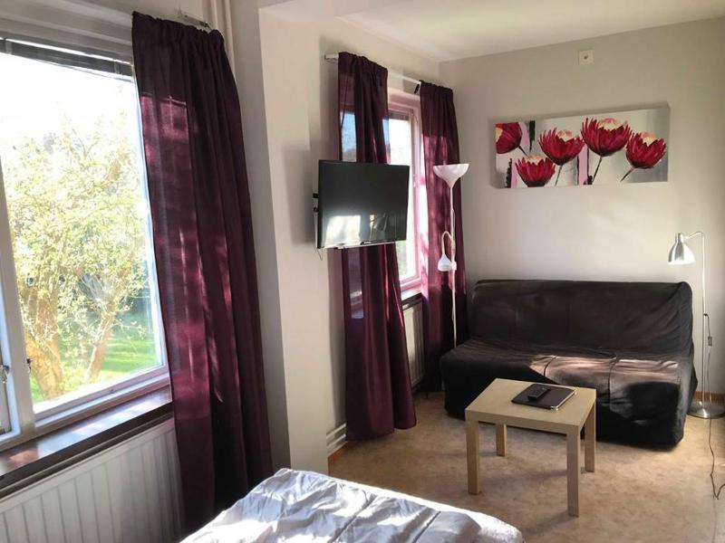 Quadruple Room with Private Bathroom image 1