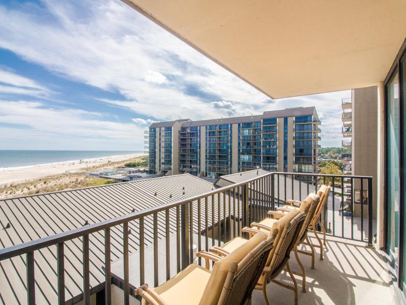 Apartment with Sea View image 3