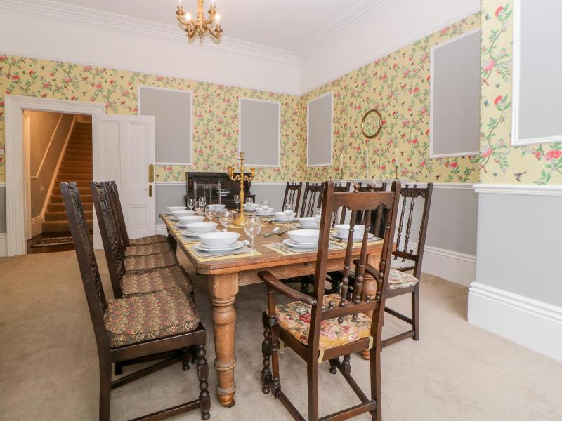 Holcombe House - image 27
