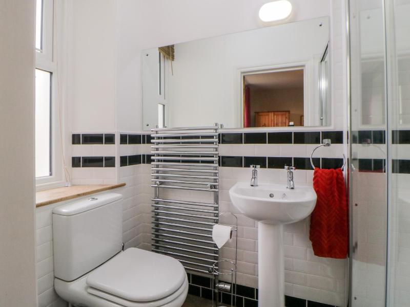 Holcombe House - image 37