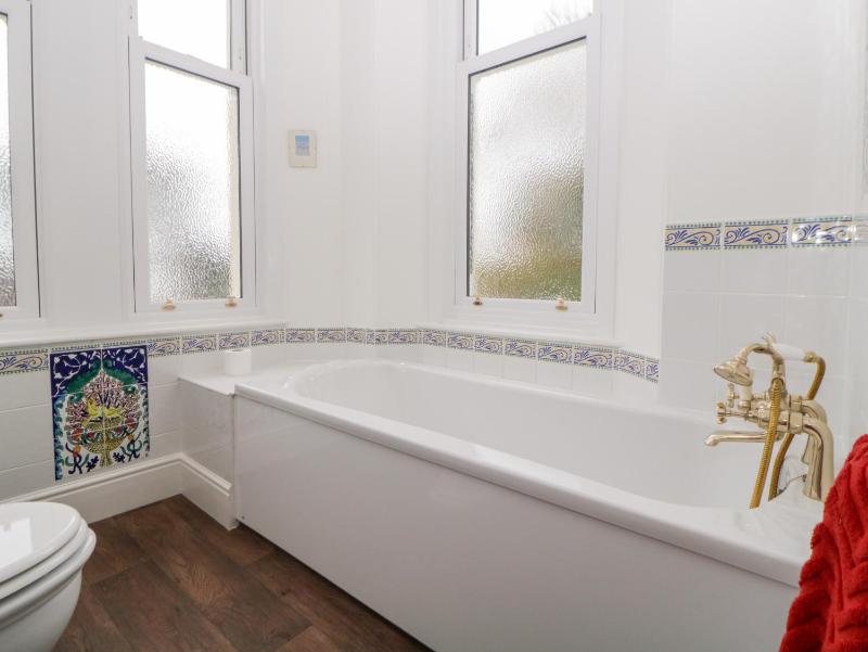 Holcombe House - image 31