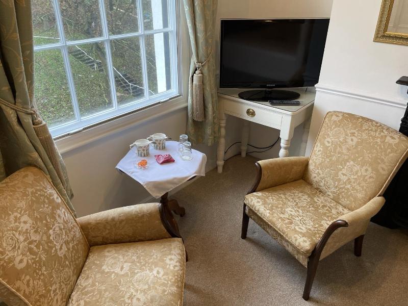 Double Room with Four Poster Bed image 2
