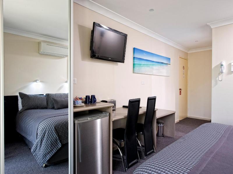 Dolphin Shores - image 21