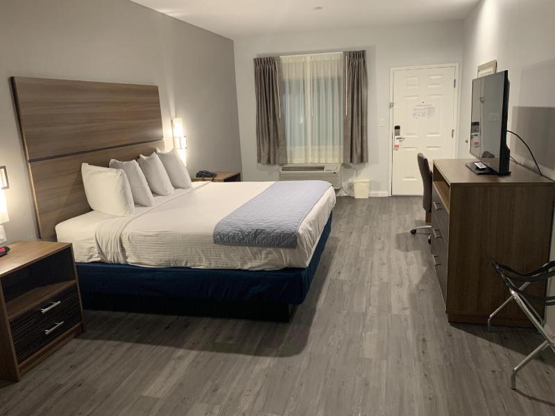 King Room image 3