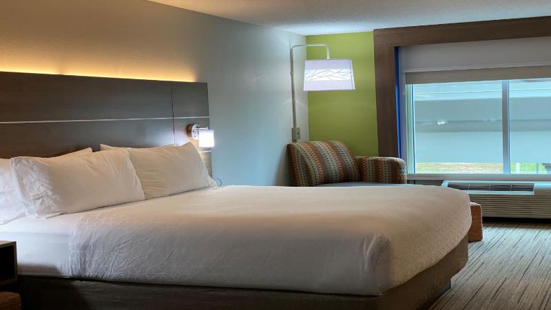 Standard Room image 4