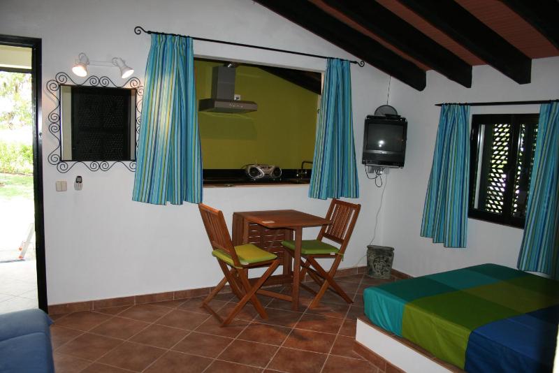 One-Bedroom House image 4