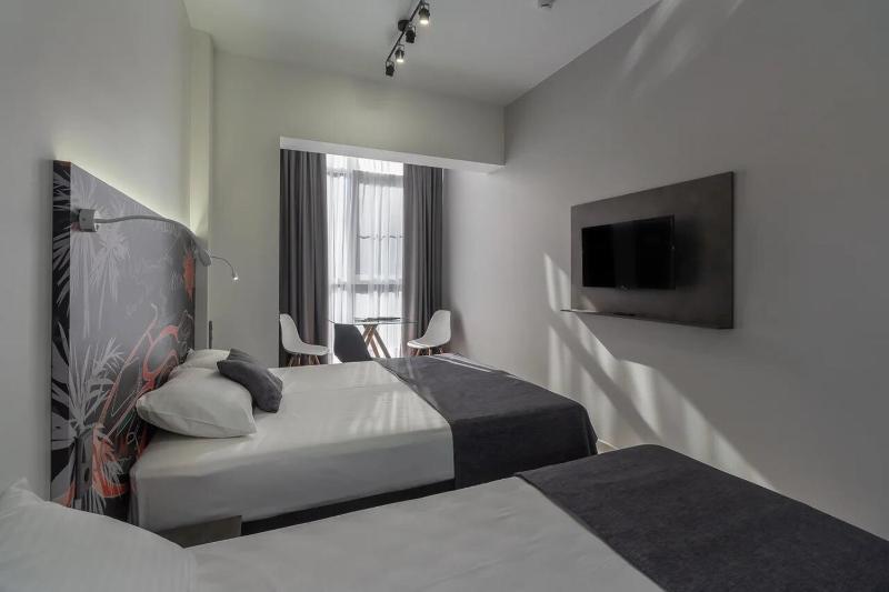 Classic Triple Room image 2