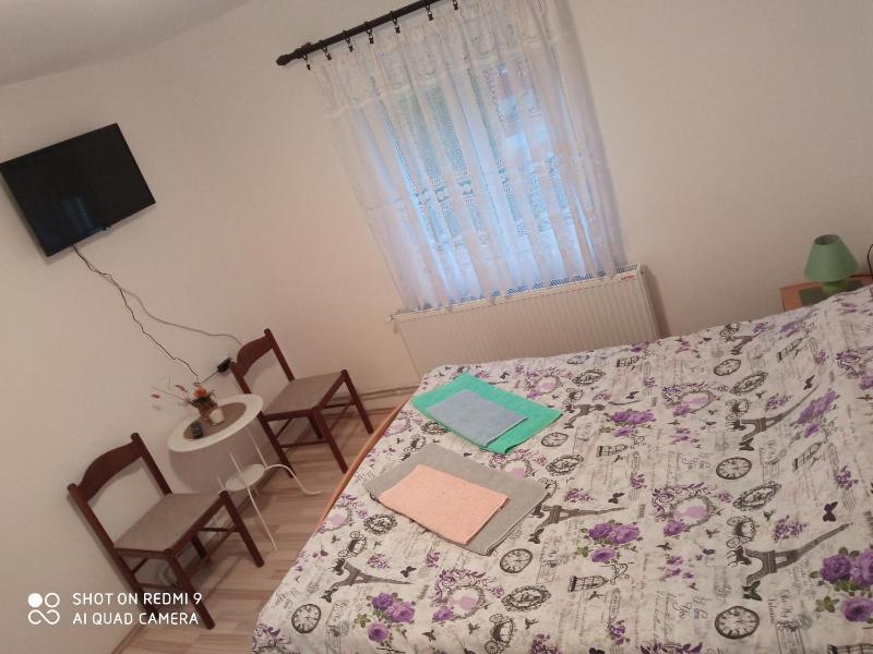 Triple Room with Bathroom image 2