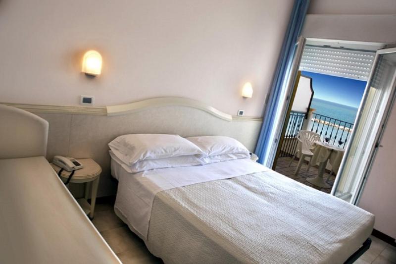 Hotel Zeus - image 2