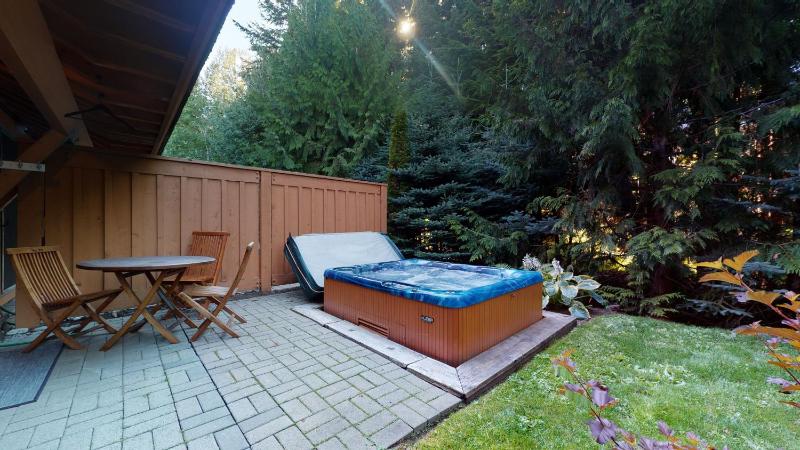 3BR in Montbello Cozy Townhouse Private Hot Tub Near Village Fireplace - image 14
