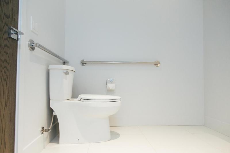 Deluxe Double Room with Bath image 2