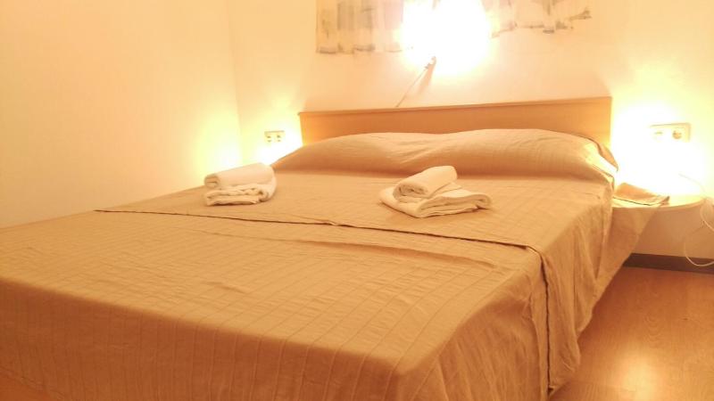 One-Bedroom Apartment with Terrace image 2