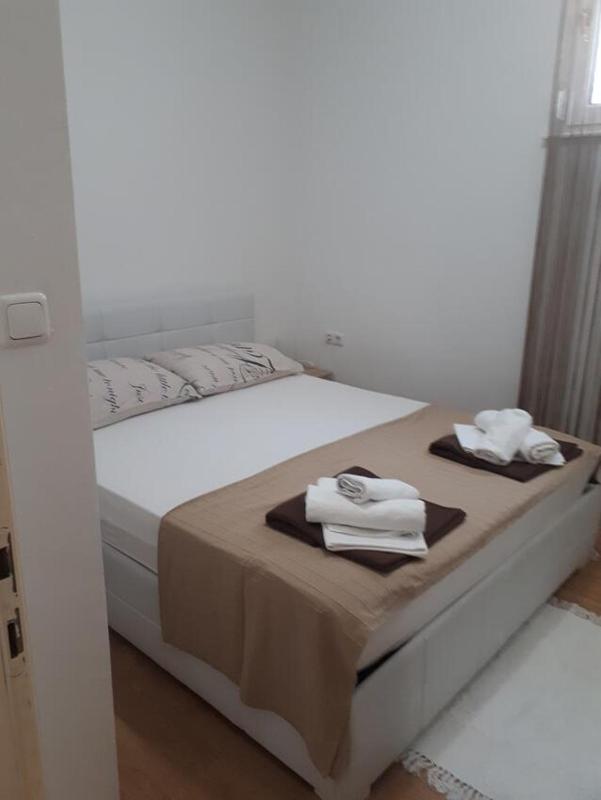 One-Bedroom Apartment with Terrace image 2