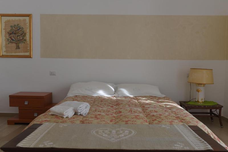 Double Room with Balcony image 4